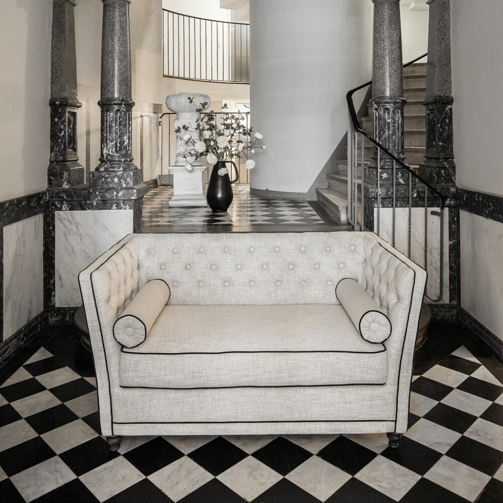 Loveseat Belle No.01